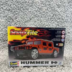 Revell 85-1938 1:25 Scale Snap Tite Hummer H1 Plastic Model Kit